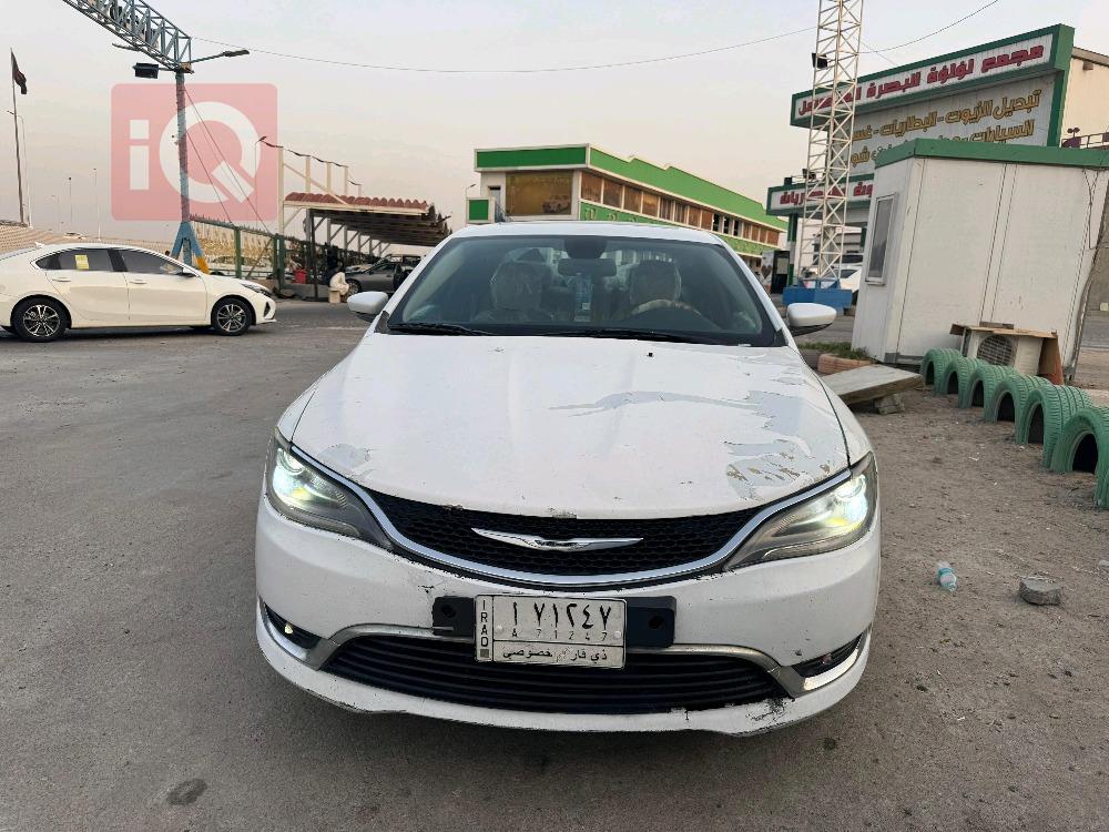 Chrysler 200